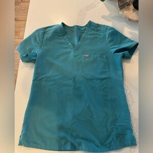 FIGS women’s Zamora bottoms and Catarina top in Cactus